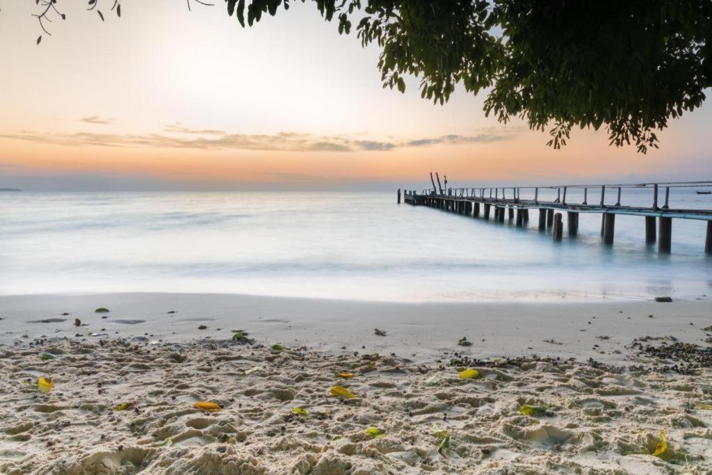 Sea Breeze Resort Koh Samet Exterior photo